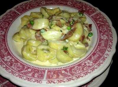 Antonio's Flying Pizza