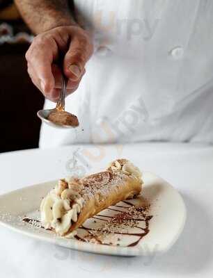 Antonio's Flying Pizza