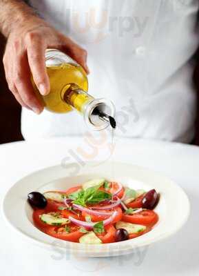 Antonio's Flying Pizza