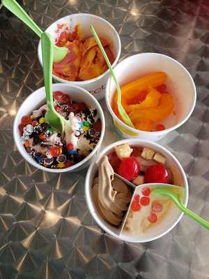 Menchie's Frozen Yogurt