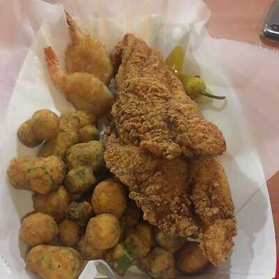 Papa Joe's Fish-n-que