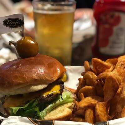 Drafts Sports Bar & Grill