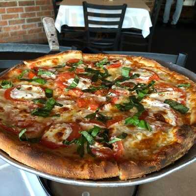 Candelari's Pizzeria