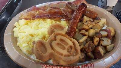 World Premiere Food Court