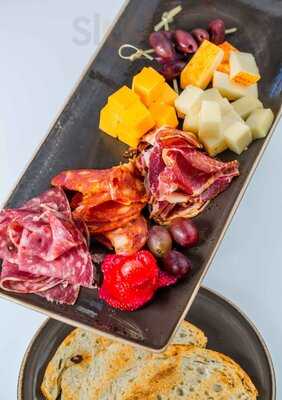 Trees Restaurant & Bar