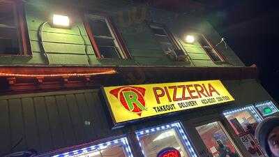 R Pizza Corner