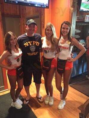 Hooters
