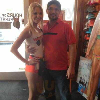 Hooters
