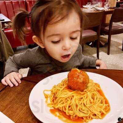 Wolfgang Puck Bar & Grill