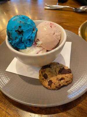 Wolfgang Puck Bar & Grill