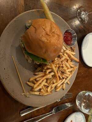 Wolfgang Puck Bar & Grill