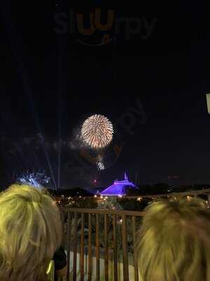 Highway In The Sky Dine Around