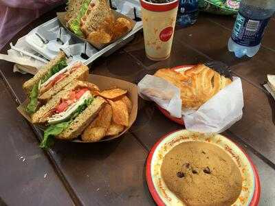 Kusafiri Coffee Shop & Bakery