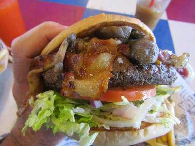 Willie's Grill & Icehouse