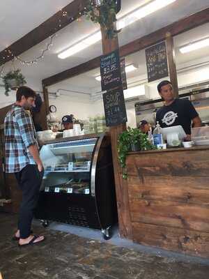 Off The Hook Poke Market