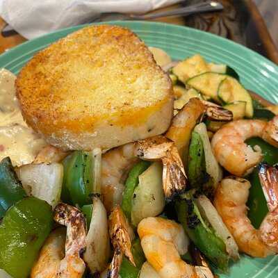 Grills Lakeside Seafood Deck & Tiki Bar