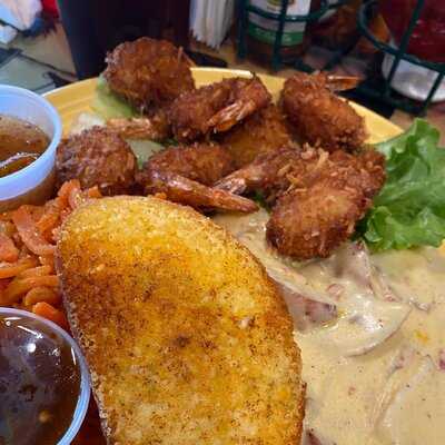 Grills Lakeside Seafood Deck & Tiki Bar