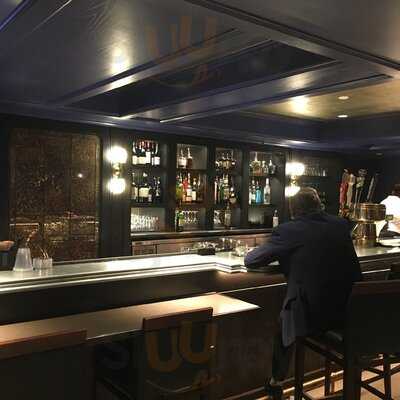 Ale & Compass Lounge