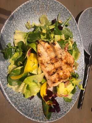 Ale & Compass Lounge