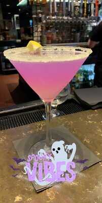 Black Rock Bar & Grill