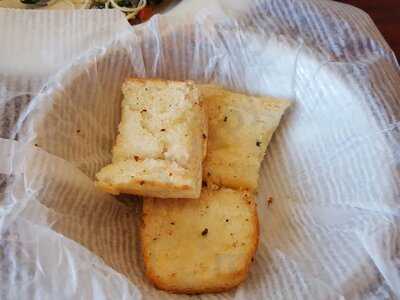 Pomodoro's Pasta & Pizzeria