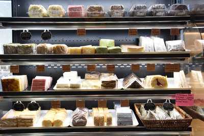 Izzy's Bakery & Cafe