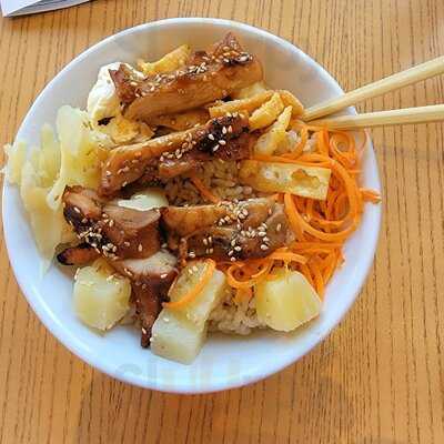 Bento Asian Kitchen & Sushi