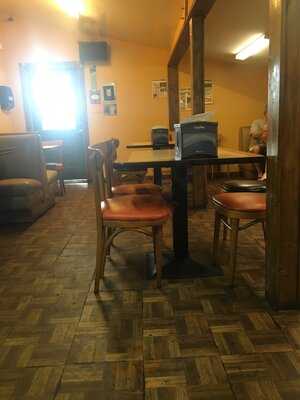 Hubcap Grill And Beer Yard