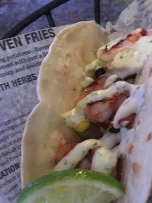 585 Rockin Burger Bar