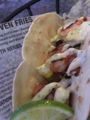 585 Rockin Burger Bar