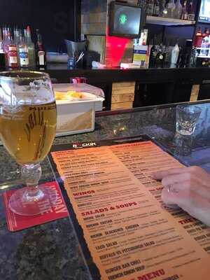 585 Rockin Burger Bar