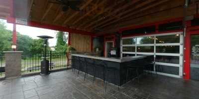 585 Rockin Burger Bar