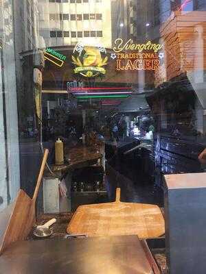 Gitto's Pizza Pasta & Pub