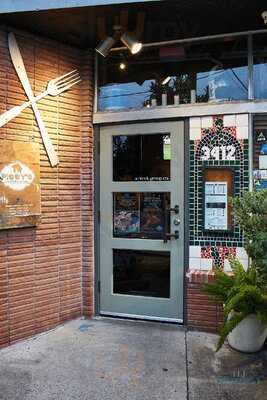 Piggy's Kitchen & Bar