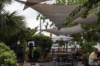 Piggy's Kitchen & Bar