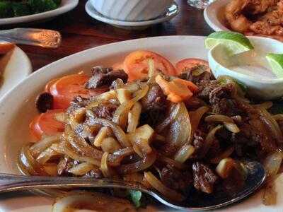 Kam’s Wok Wine Dine