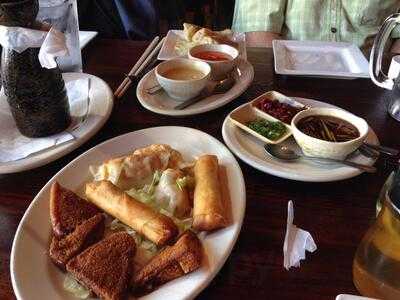 Kam’s Wok Wine Dine