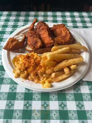 Gus's World Famous Fried Chicken