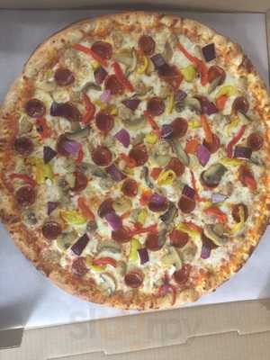 Lucci's Pizza & Grill