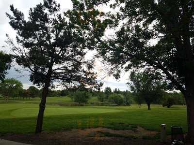 Patty Jewett Bar & Grill