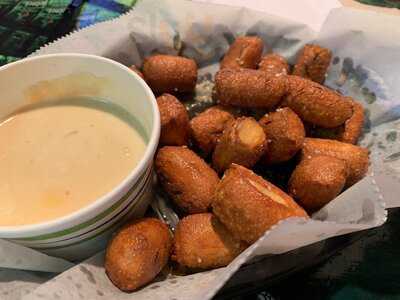 Johnny's Fillin' Station