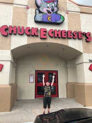 Chuck E. Cheese