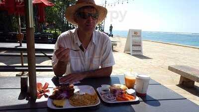 Queen's Surf Cafe And Lanai