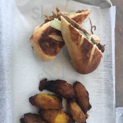 Los Autenticos Cuban Cafe