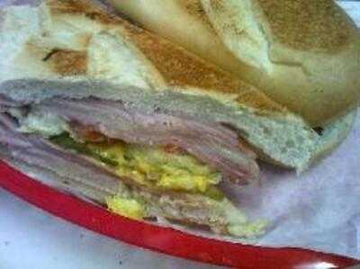 Los Autenticos Cuban Cafe