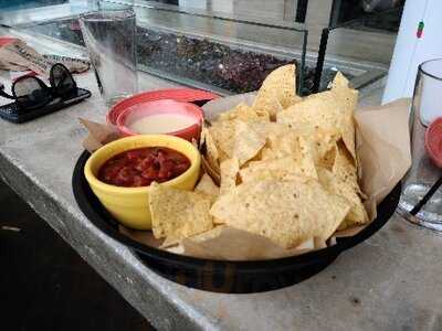 Island Wing Company Bar & Grill - Hunters Creek