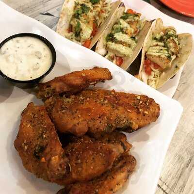 Island Wing Company Bar & Grill - Hunters Creek