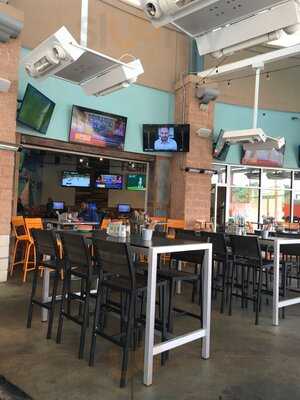 Island Wing Company Bar & Grill - Hunters Creek