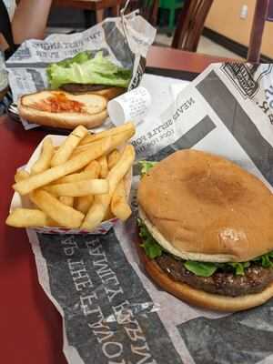 Mario's Taco & Burger House