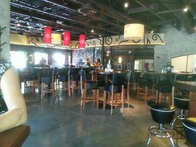 Bar Louie - Plaza On University